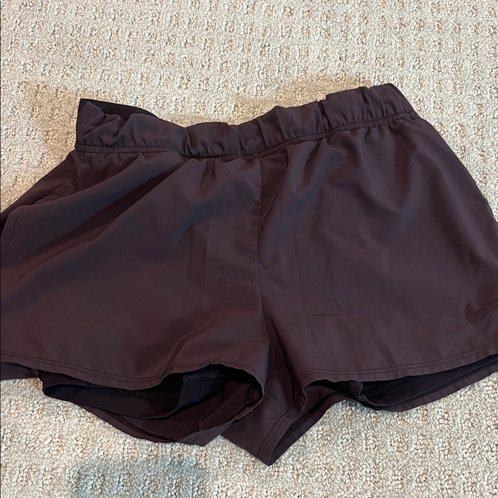 Nike Women's Dark Athletic Shorts - Picture 1 of 4